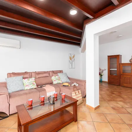 Thomas Villa Corralejo