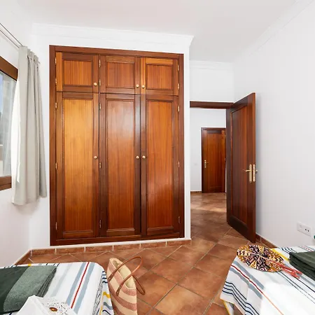 Villa Thomas *